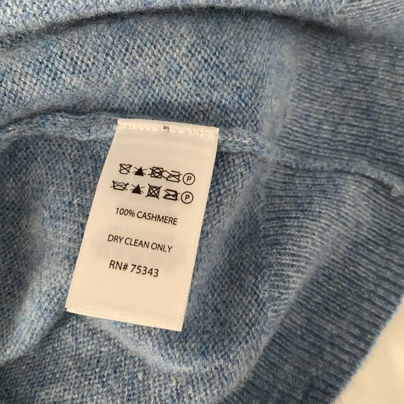 TAHARI 100% 2-ply cashmere V neck sweater size S NWT - Picture 8 of 8